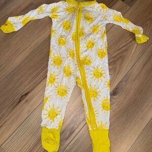 Sunshine little sleepies zippie